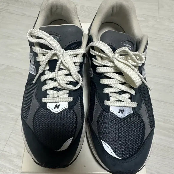 [BUNJANG] New Balance 2002R Navy/Grey Shoes / 뉴발란스 2002R 네이비/그레이 255
