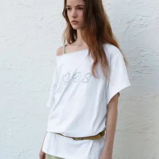 [BUNJANG] Brand Logo One Shoulder Tee (Ivory) / One Shoulder Logo Tee (Ivory) 원숄더 로고 티