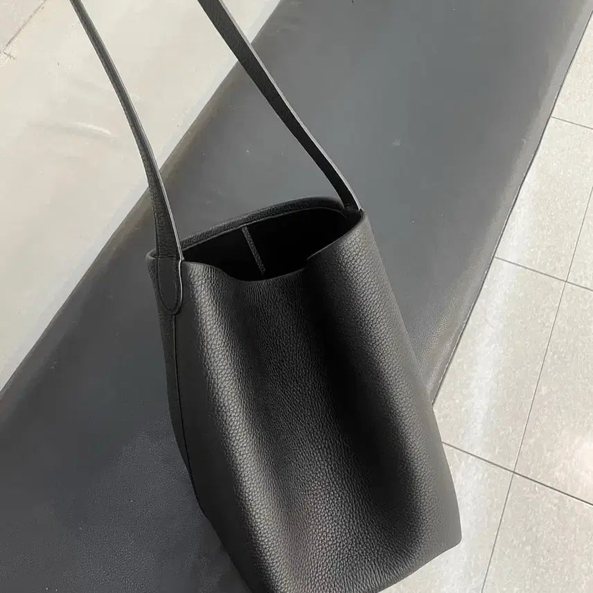 [BUNJANG] Bottega Veneta Medium Pouch Bag / 파크백 미디움