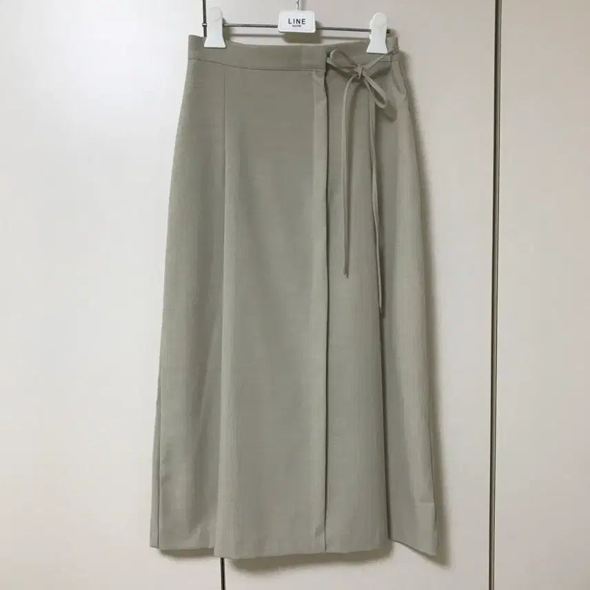 [BUNJANG] BARI Grey-Beige Long Skirt / 새) BARI 그레이베이지 롱 스커트