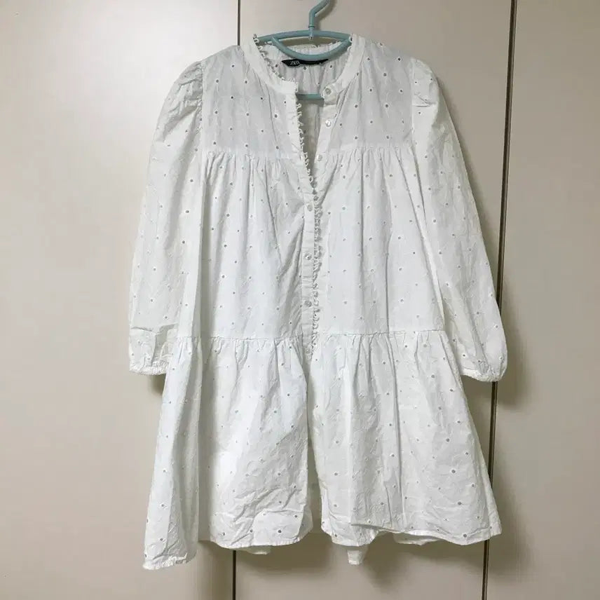 [BUNJANG] Zara Embroidered Mini Dress White XS / 자라 펀칭 자수 미니 원피스