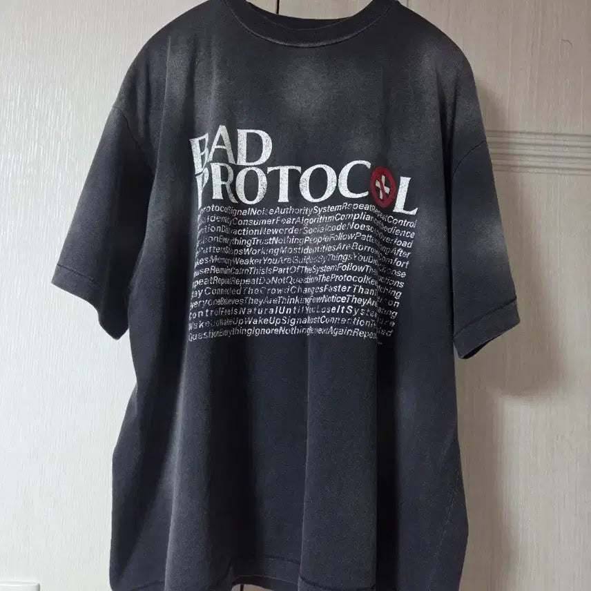 [BUNJANG] Rar Semi-Crop Round T-Shirt / [1]Rar 배드 프로토콜 세미크롭 라운드 티셔츠