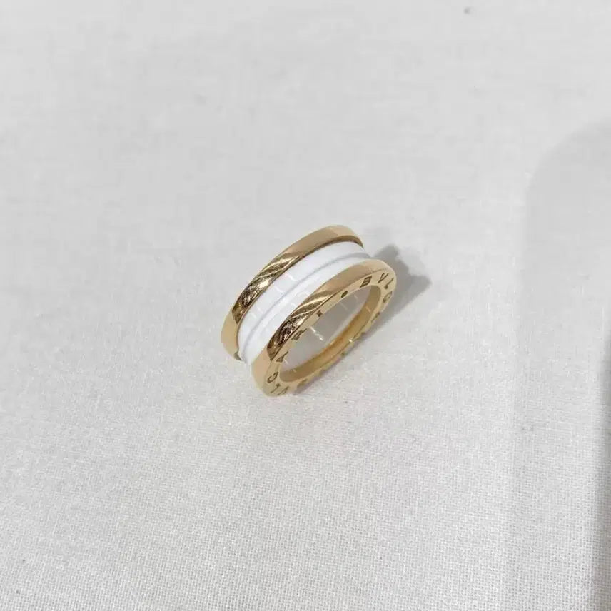 [BUNJANG] Bvlgari B.zero1 Ring White Ceramic / 불가리 비제로원 링 화이트 세라믹