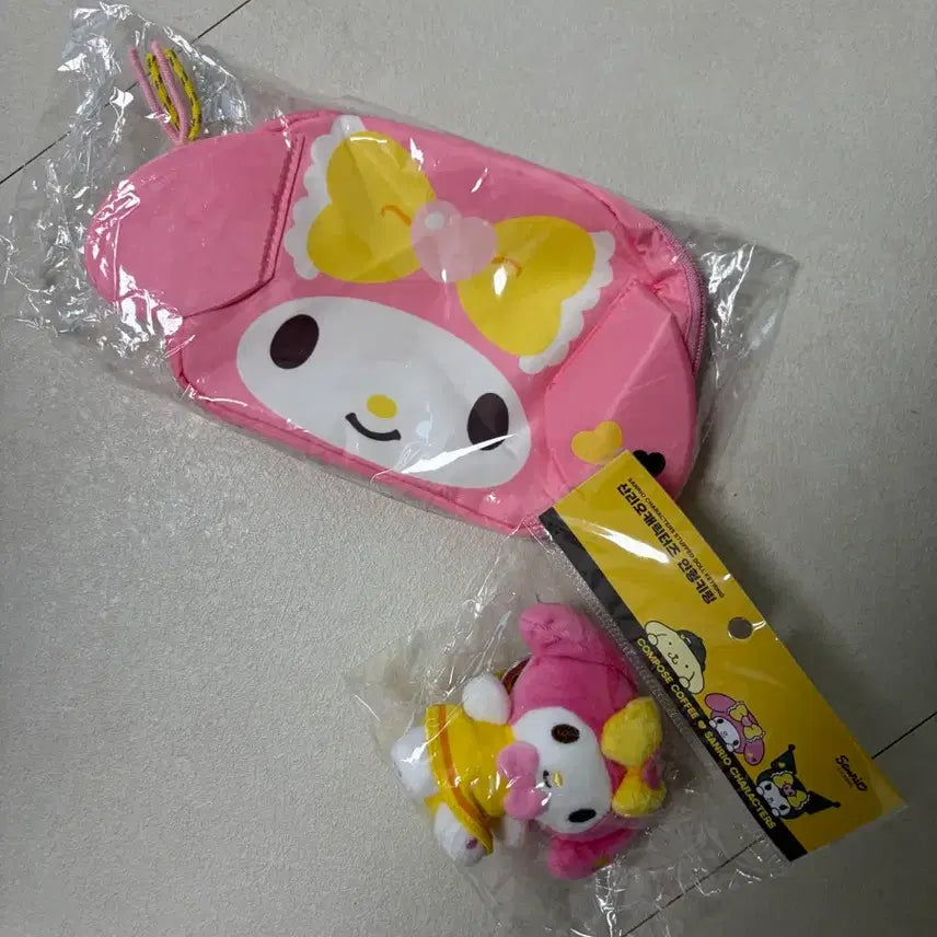[BUNJANG] Compose Coffee x Sanrio My Melody Pouch & Plush Set / 컴포즈커피 산리오 캐릭터 파우치/인형 세트 마이멜로디