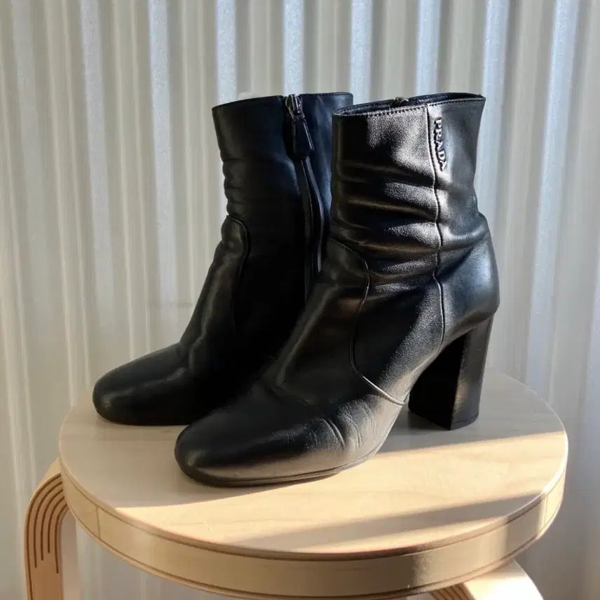 [BUNJANG] Prada Side Logo Zip Boots / Prada 사이드 로고 zip 부츠 (37)