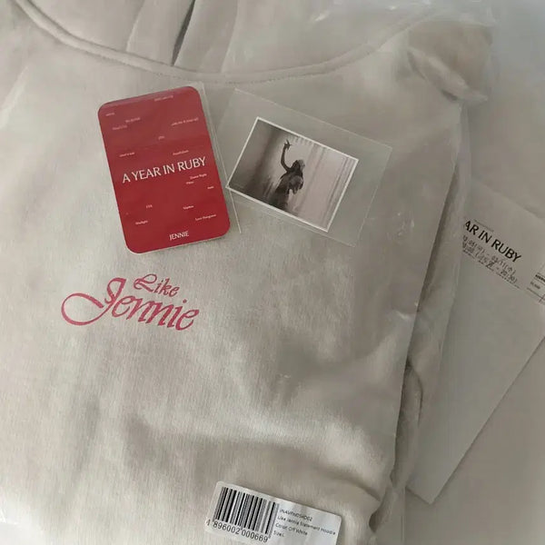 [BUNJANG] Blackpink Jennie Ruby 1st Anniversary Pop-up Lucky Draw Cream Hoodie Bundle Set / 일괄) 블랙핑크 제니 루비 1주년 팝업 Like Jennie Cream Hoodie