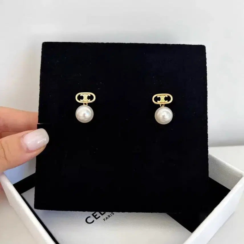[BUNJANG] Celine Triomphe Pearl Earrings / 셀린느 트리오페 진주 귀걸이
