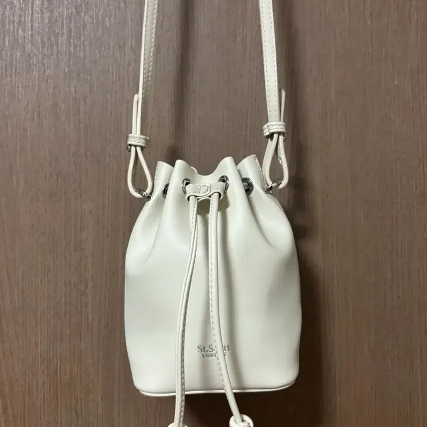 [BUNJANG] St. Scott Ivory Mini Drawstring Bag Crossbody Bag / St.Scott 세인트스코트 아이보리 미니 복조리백 크로스백