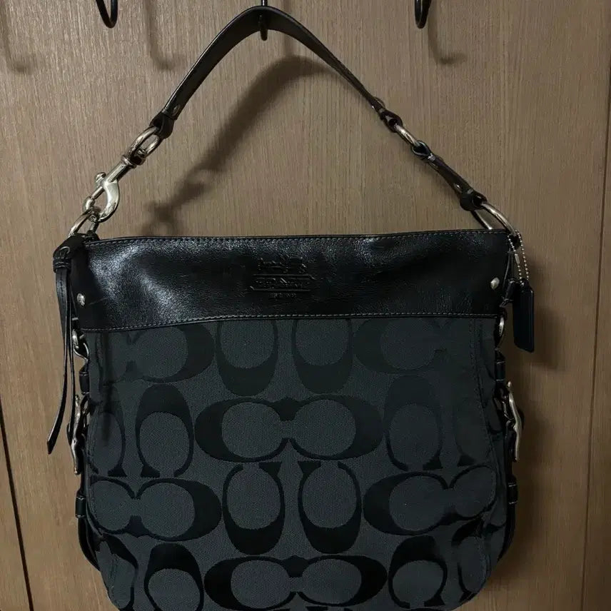 [BUNJANG] COACH Signature Pattern Black Hobo Shoulder Bag / COACH 코치 시그니처 패턴 블랙 호보백 숄더백