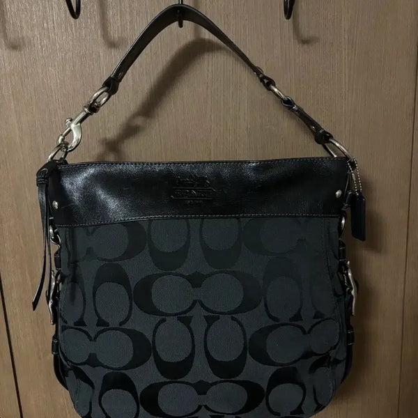 [BUNJANG] COACH Signature Pattern Black Hobo Shoulder Bag / COACH 코치 시그니처 패턴 블랙 호보백 숄더백