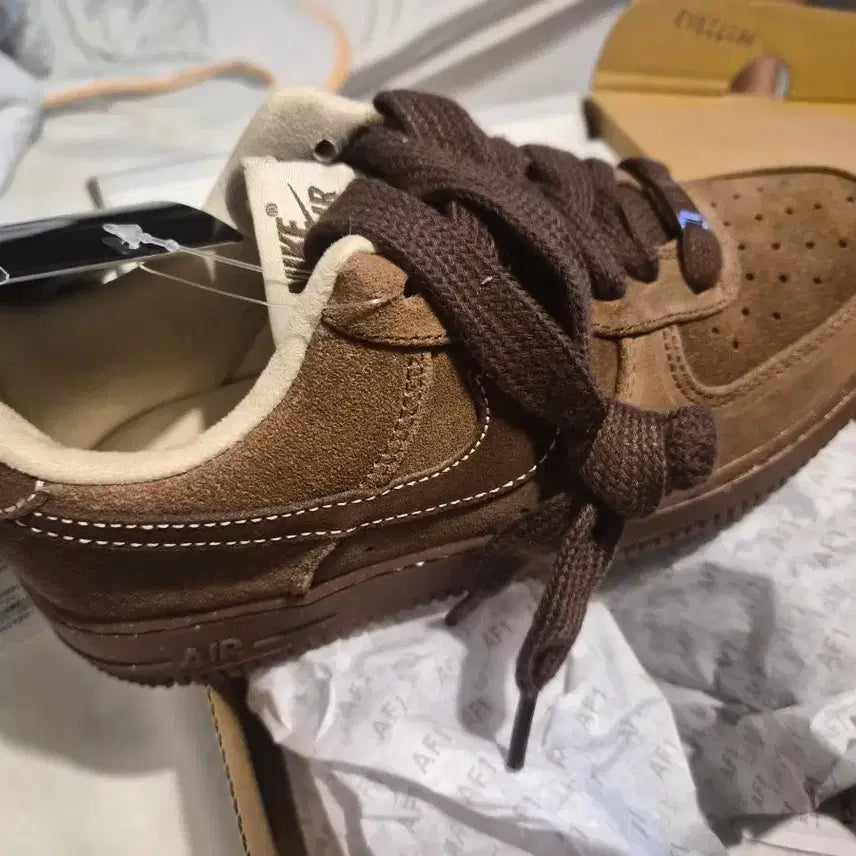 [BUNJANG] Nike Air Force 1 Kakao Suede Shoes / 나이키 에어포스 1 카카오 스웨이드 240 새상품
