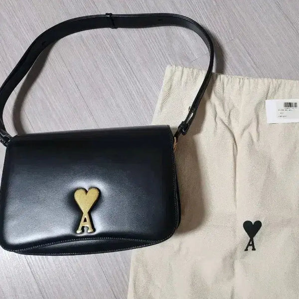 [BUNJANG] AMI Paris Heart Logo Shoulder Bag / 아미 블랙솔더백