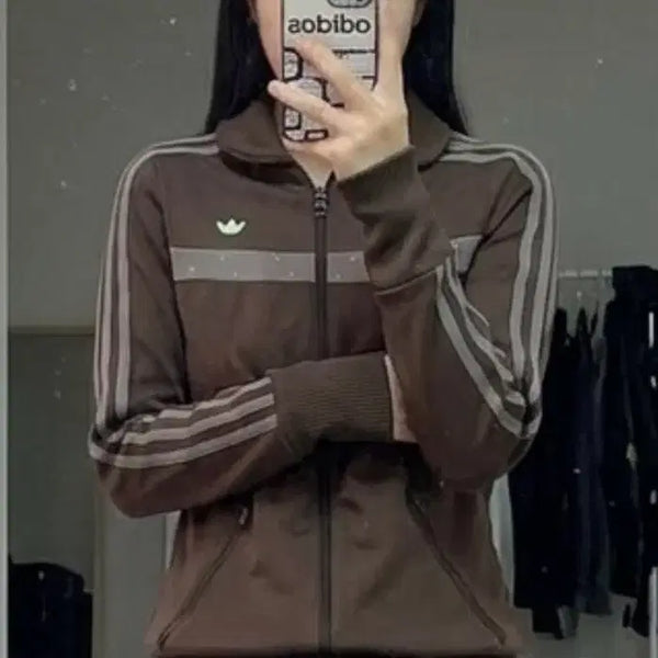 [BUNJANG] Adidas Chocolate Brown Jersey Hologram Logo / 아디다스 초코브라운 져지 홀로그램 로고