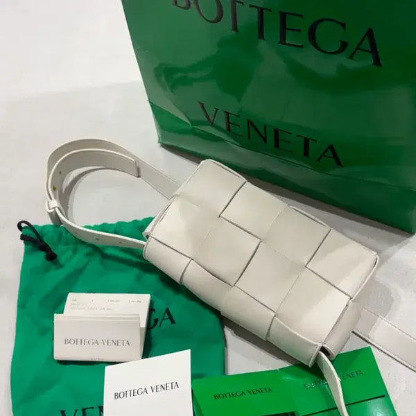 [BUNJANG] Bottega Veneta Cassette Bag Ivory / 보테가베네타 카세트백 아이보리