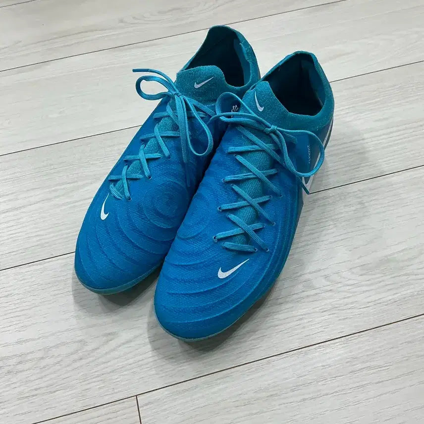 [BUNJANG] Nike Phantom GX2 Pro AG Soccer Cleats 270 / 나이키 팬텀 GX2 프로 AG 축구화 270