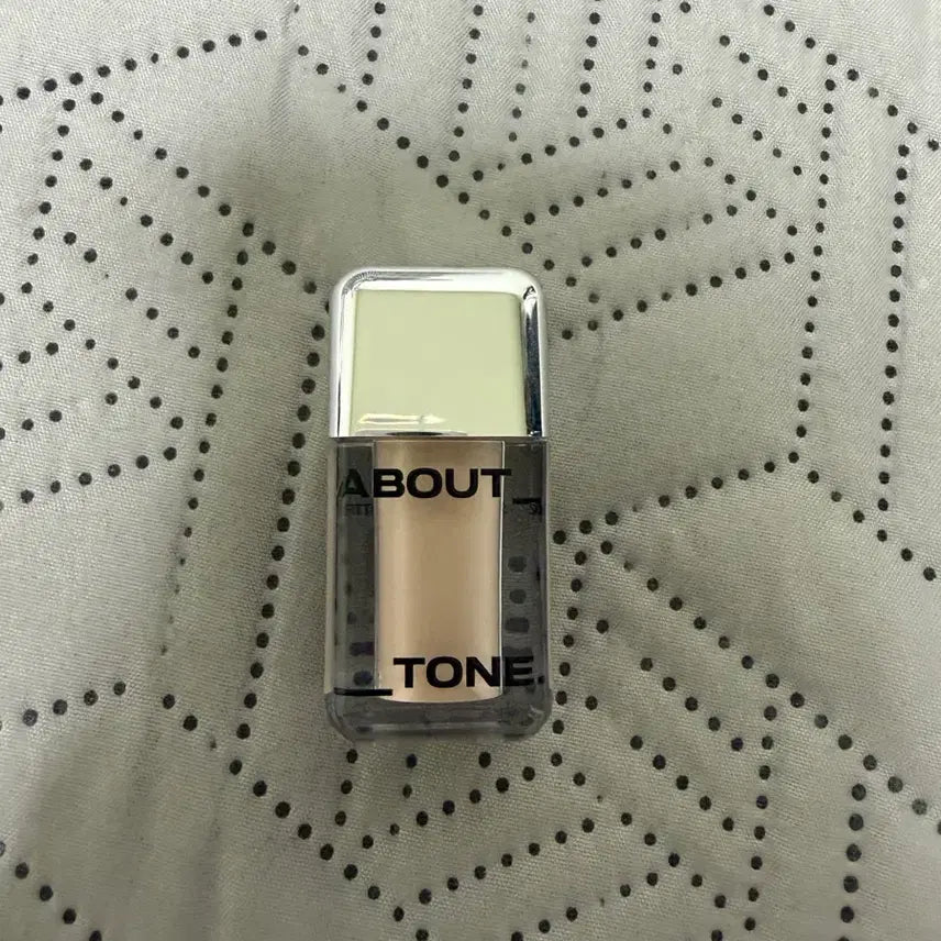 [BUNJANG] About Tone Skin Layer Cover Fit Concealer 22 Ivory / 어바웃톤 스킨 레이어 커버 핏 컨실러 22 아이보리