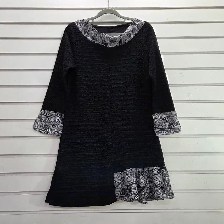 [BUNJANG] Black Pleated Chiffon Detail Long Blouse / 블랙  주름원단  쉬폰포인트 부인복  롱블라우스/보물찾기천사