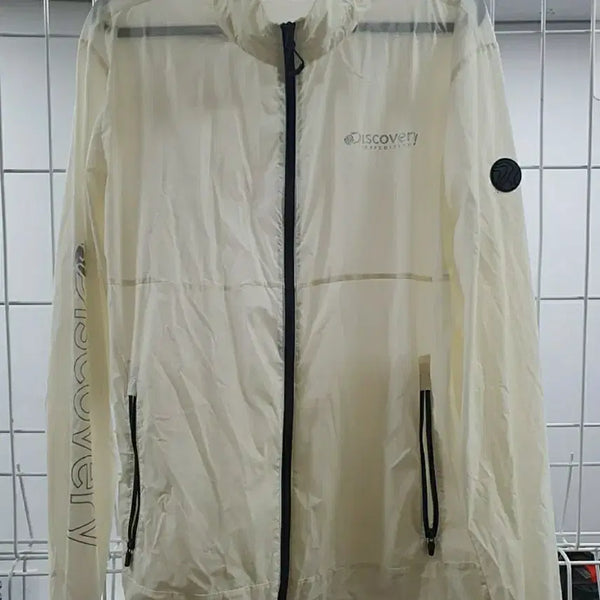 [BUNJANG] Discovery Expedition Lightweight Windbreaker Jacket (Size 100) / 디스커버리 정품 초경량 바람막이 자켓 판매합니다. 사이즈 100