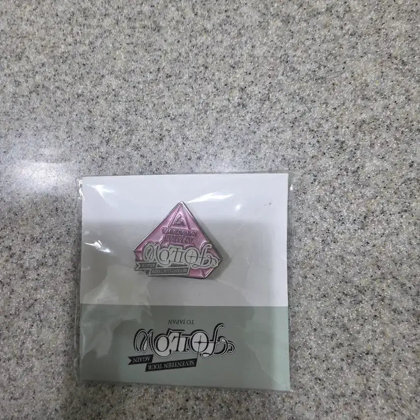 [BUNJANG] SEVENTEEN Follow Again to Japan Official Pin Badge / 세븐틴 'Follow' Again to Japan 공식 핀 뱃지
