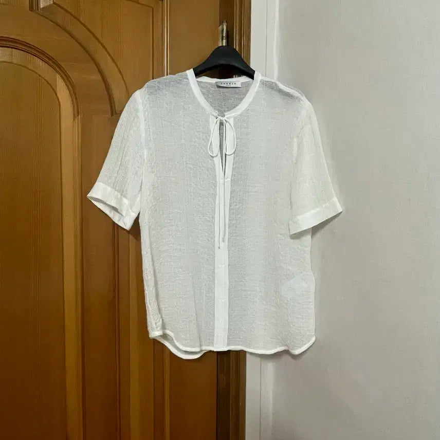 [BUNJANG] Sandro White Short-Sleeve Blouse / 산드로 화이트 반팔 블라우스 43(s)