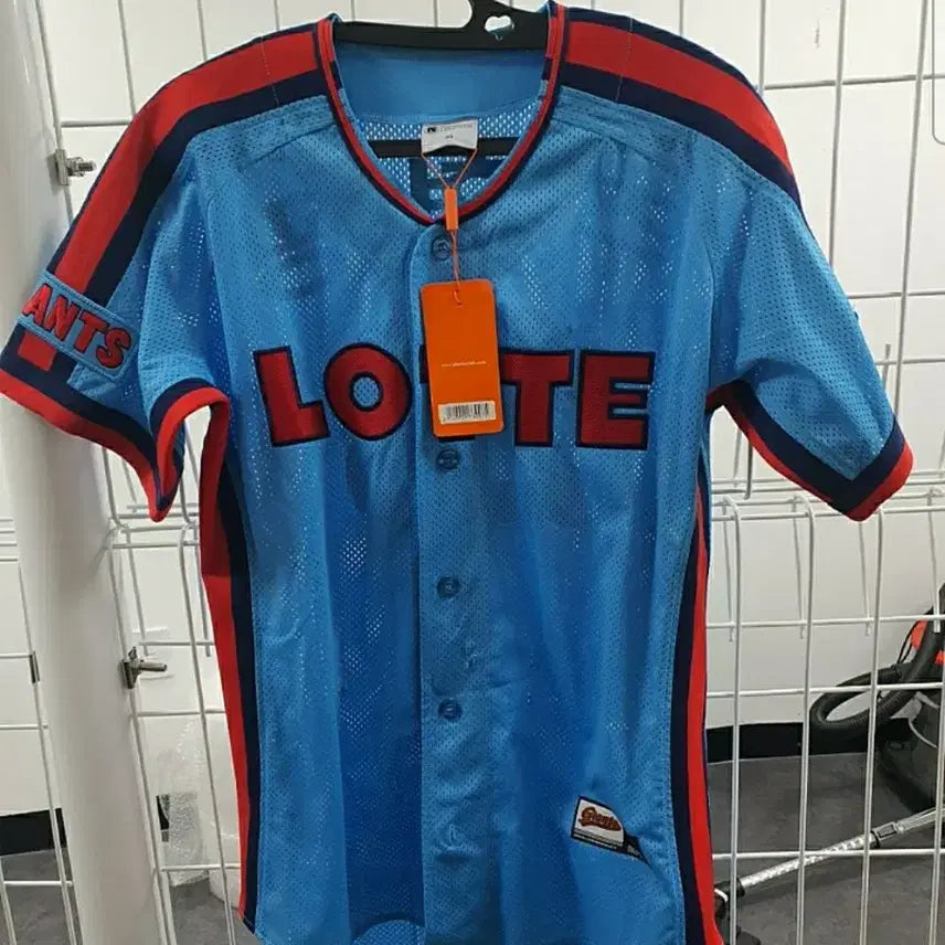[BUNJANG] Lotte Giants Old Away Baseball Uniform - Joo Hyung-kwang #28 - Size 95 (M) - New with Tags / 롯데자이언츠 올드 유니폼 95사이즈 주형광 마킹 새상품 팝니다