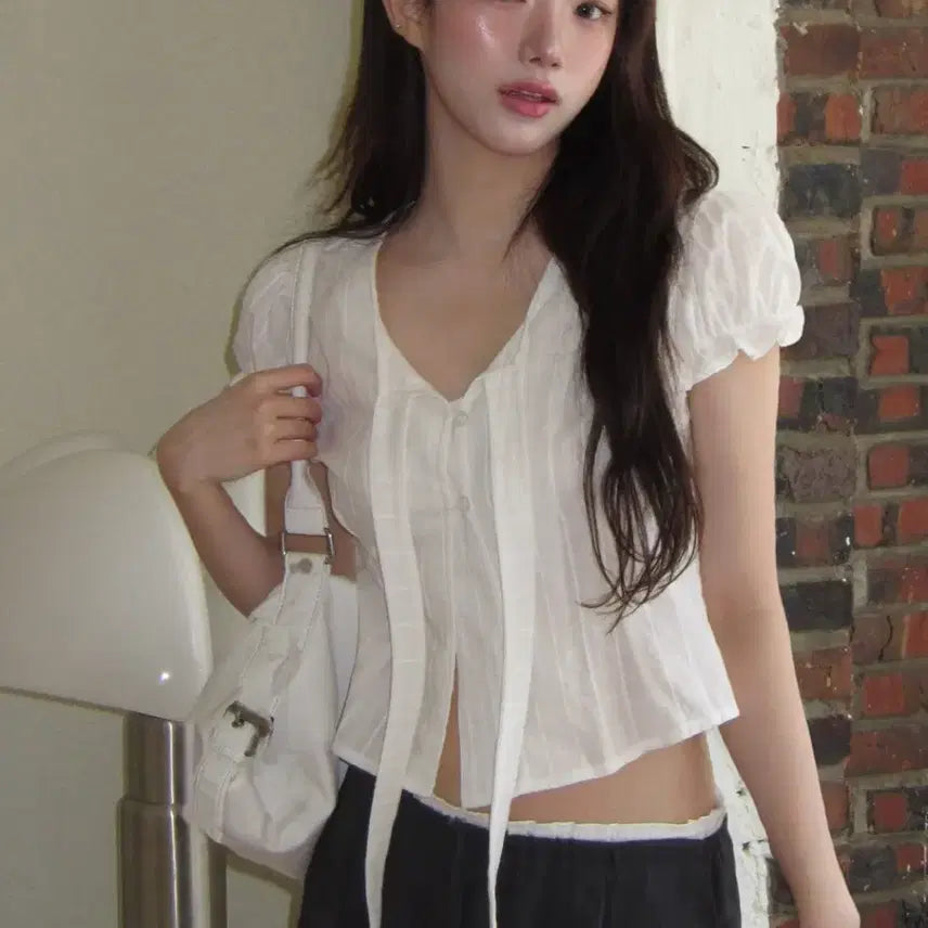 [BUNJANG] Tie Crop Blouse / 타이 크롭 블라우스