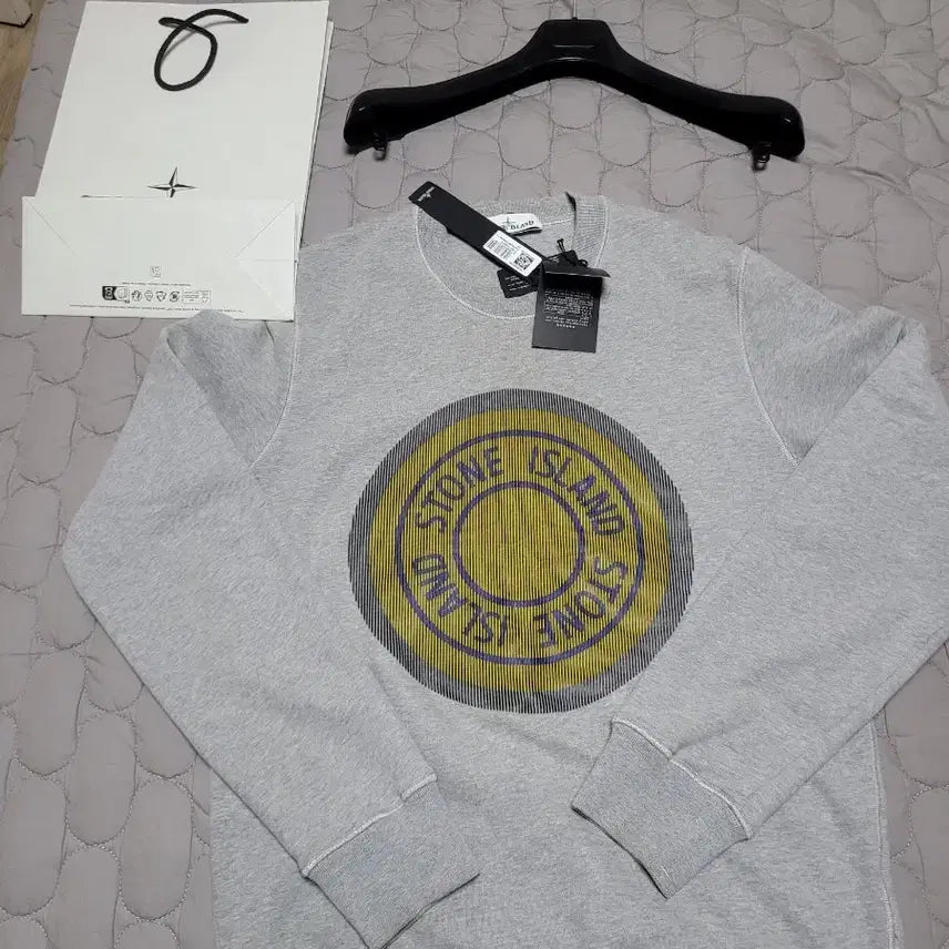 [BUNJANG] Stone Island Lightly Brushed Sweatshirt (Size 100-105) / 스톤아일랜드 약기모맨투맨100~105