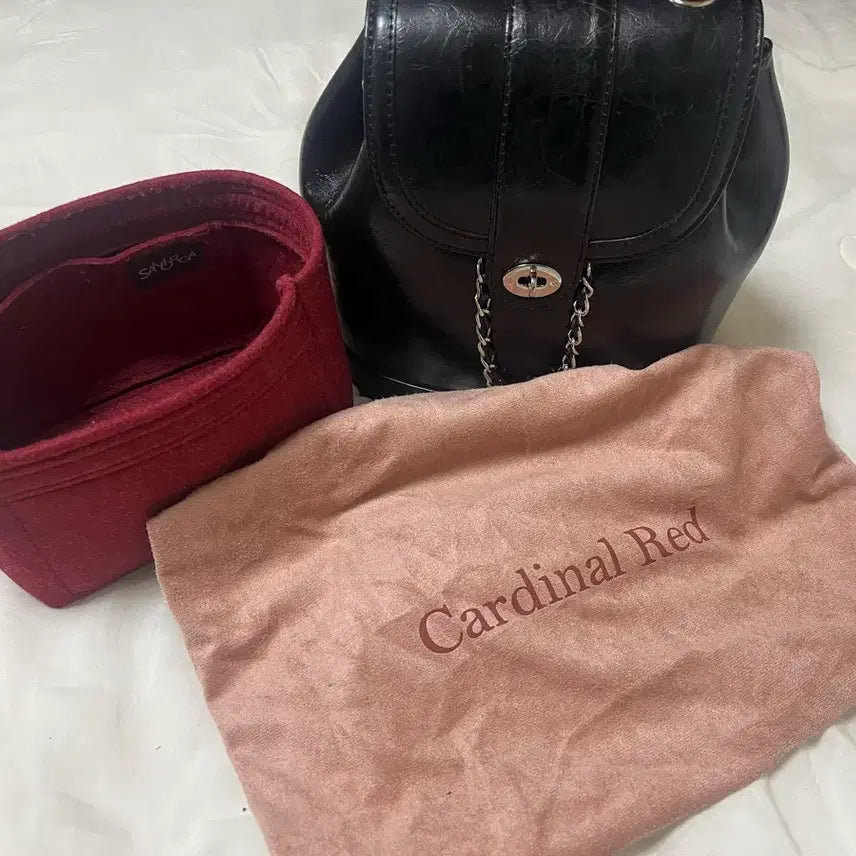[BUNJANG] Cardinal Red Houa Bag Black with Inner Bag / 카디널레드 하우아백 블랙 이너백포함