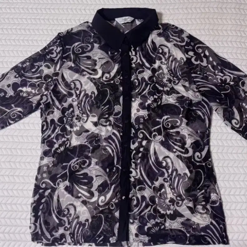 [BUNJANG] Crocodile Lady Sheer Blouse Unique Pattern / 크로커다일 블라우스 새상품