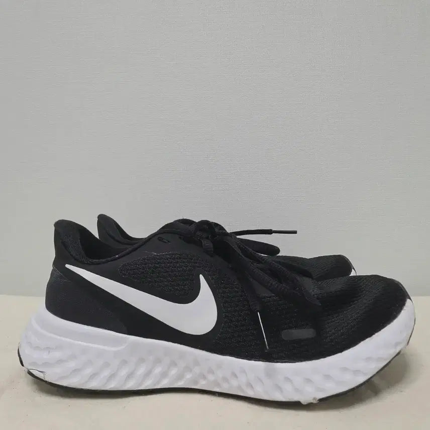 [BUNJANG] Nike Revolution 5 Running Shoes / 225나이키 레볼루션5 런닝화  -1297
