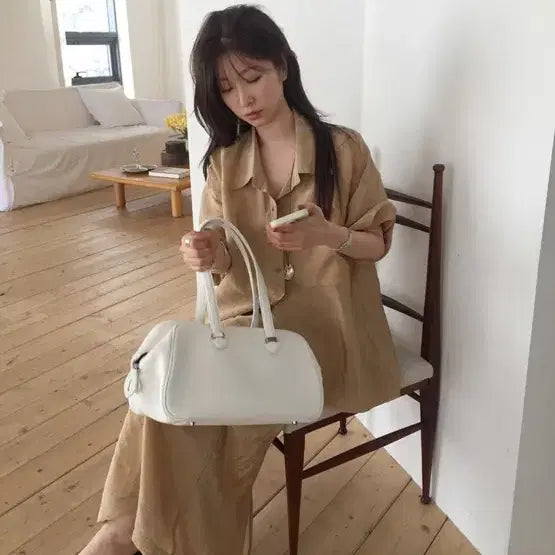 [BUNJANG] Mne Ode Shine Blouse (Beige) / 므앤  오드샤인 블라우스 (베이지)