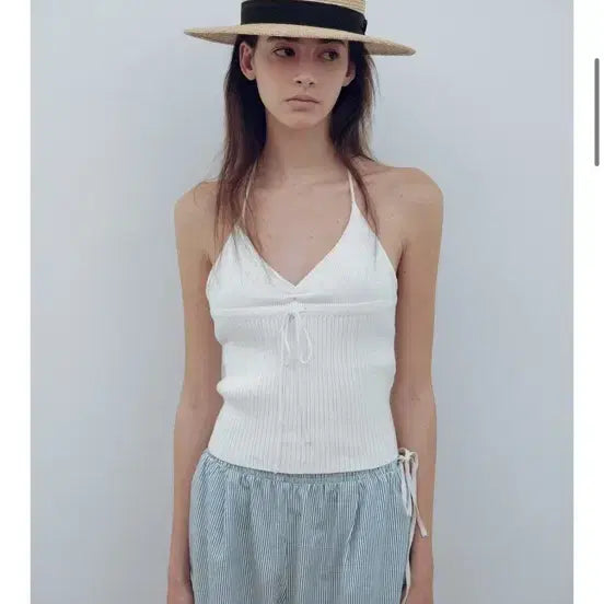 [BUNJANG] URAGO Riley Halter Neck Knit Top / 유라고 riley halter neck knit top (1회착용)