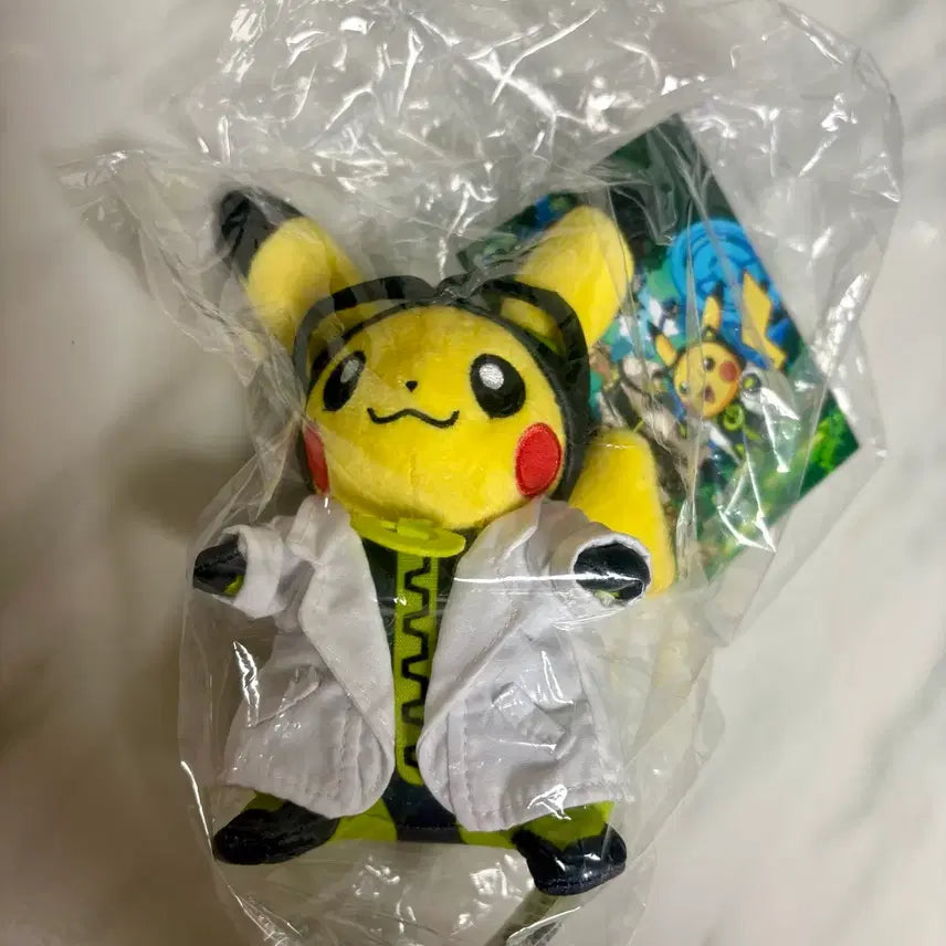 [BUNJANG] Pokemon Center Official Pokemon GO Professor Willow's Assistant Pikachu Keychain (Sealed) / 포켓몬센터 정품 포켓몬고 윌로우박사의 조수피카츄 키링 미개봉새제품