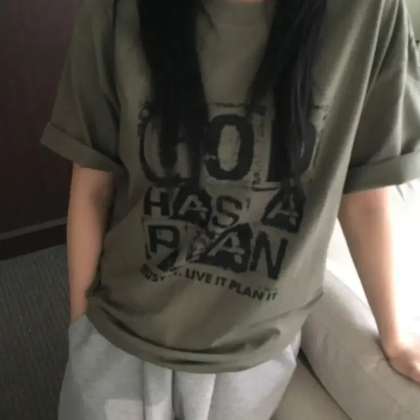 [BUNJANG] A-bly Khaki Short-Sleeve T-Shirt / 에이블리 카키 반팔