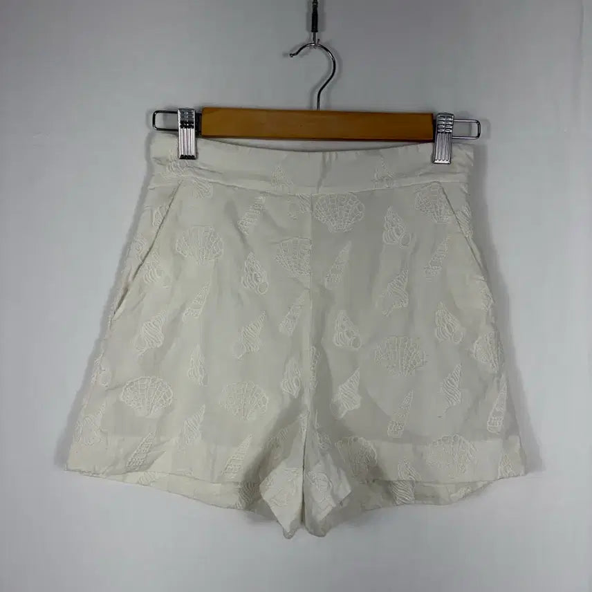 [BUNJANG] And Other Stories Embroidered Short Pants / 앤아더스토리즈 자수 숏팬츠