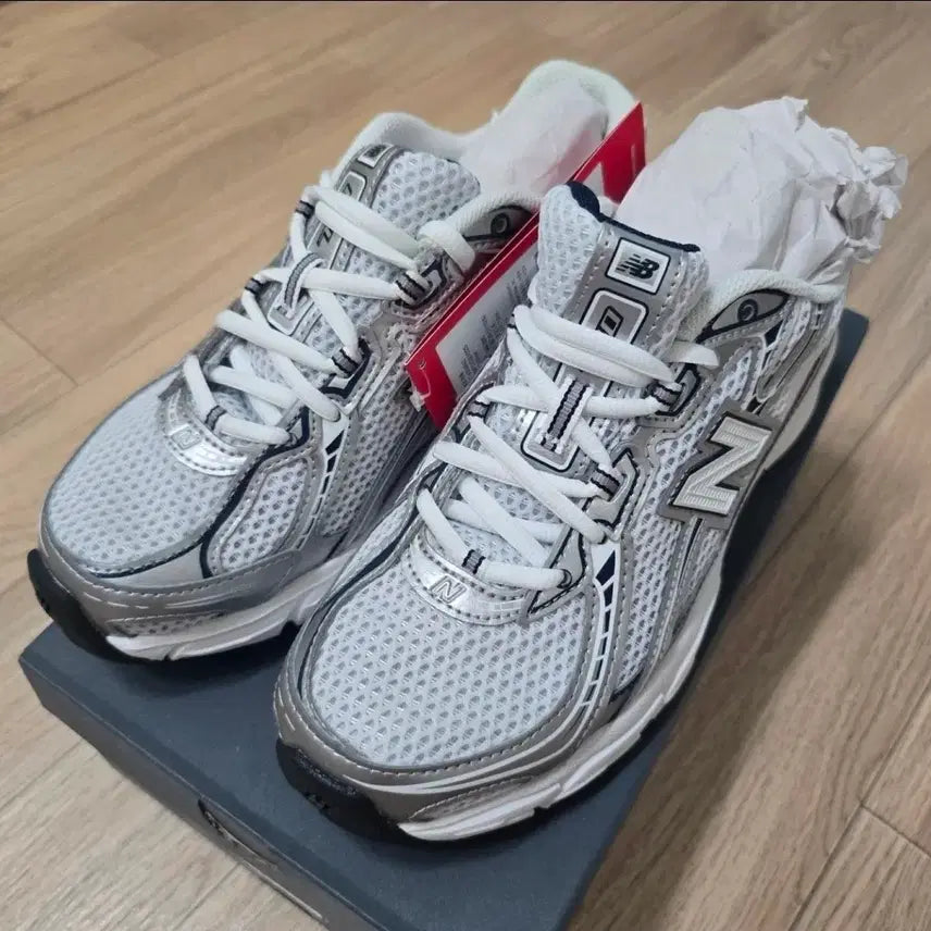 [BUNJANG] New Balance U740WN2 Silver 230mm / 뉴발란스 U740WN2 실버 230mm