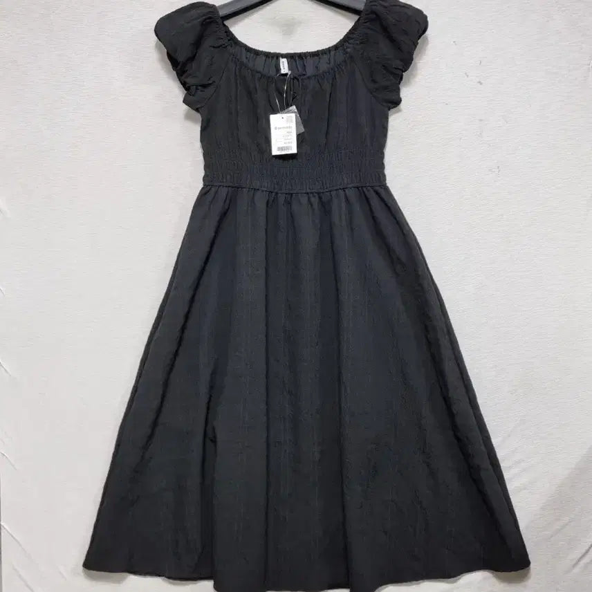 [BUNJANG] Eight Seconds Puff Sleeve Smocking Black Dress / 새제품 에잇세컨즈 퍼프소매 스모킹 블랙 원피스 여자90사이즈ㅡ0317ㅇㅇ