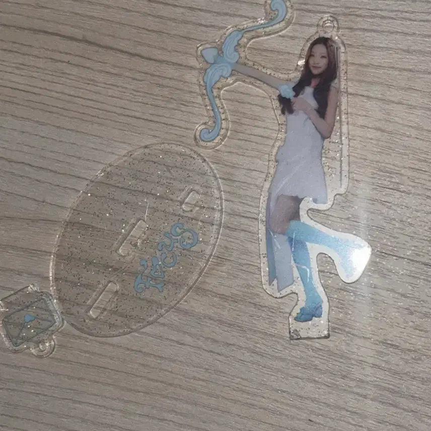 [BUNJANG] Hatsuhartsu Stella Acrylic Stand Photocard Holder Keychain / 하츠투하츠 하투하 스텔라 아크릴 스탠드 포커스 엠디 굿즈 키링 포카