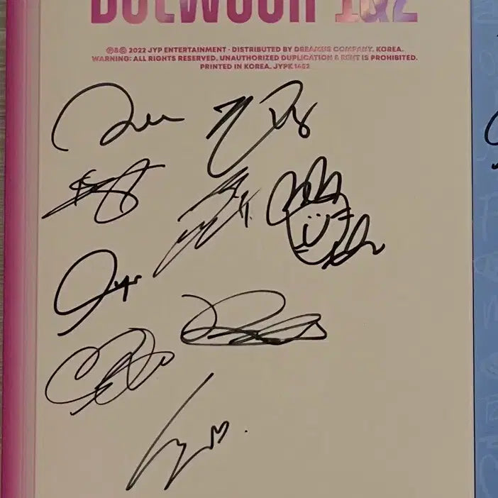 [BUNJANG] Twice Between 1&2 Autographed Mini Album / 트와이스 비트윈 친필 싸인앨범