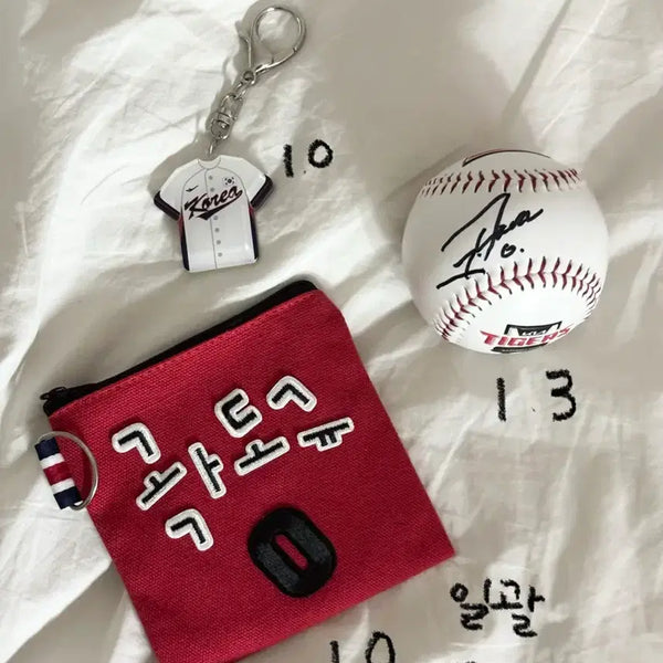 [BUNJANG] KBO Kia Tigers Kwak Do-kyu Signed Baseball, National Team Keychain & Pouch / 기아타이거즈) 곽도규 싸인볼 곽도규 국대 키링 곽도규 파우치