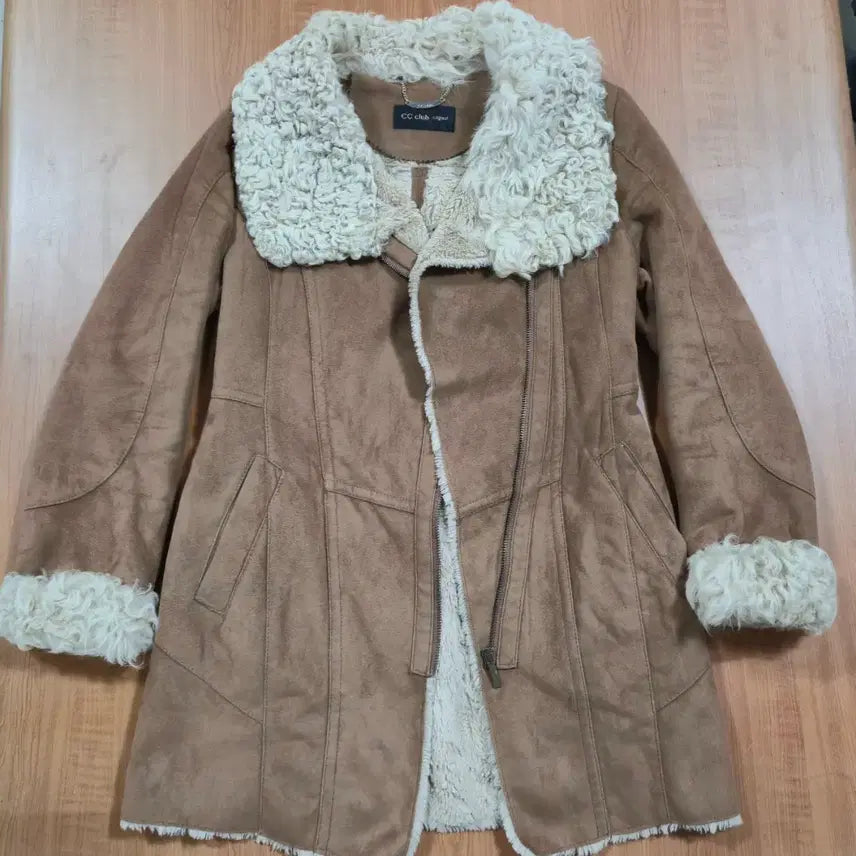 [BUNJANG] CC Club Suede Shearling Lined Moto Jacket with Waist Strap / CC클럽 무스탕 자켓