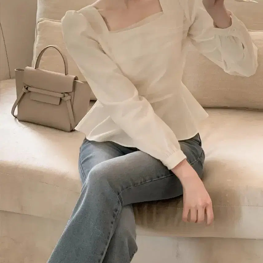 [BUNJANG] White Square Neck Puff Sleeve Blouse / 하객룩 블라우스