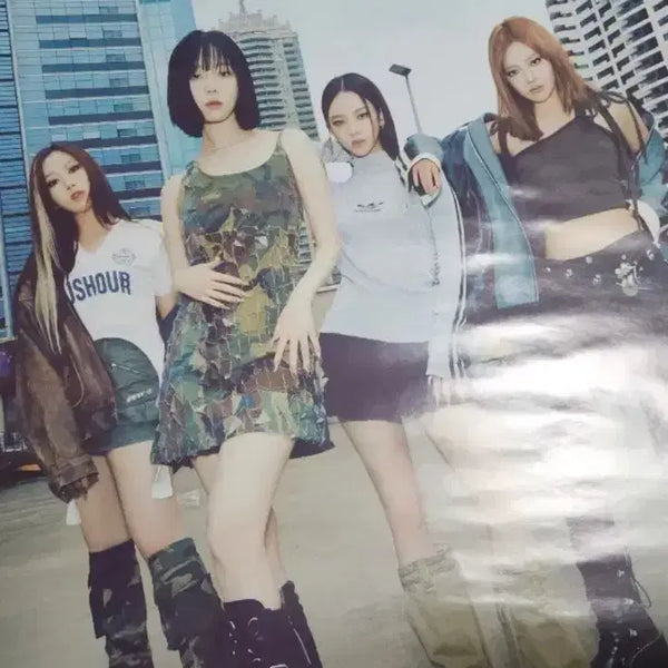 [BUNJANG] aespa MY WORLD Album Exclusive POB Poster Set / [판매] 에스파 마이월드 앨범 구매 특전 포스터 3장