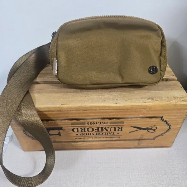 [BUNJANG] Lululemon Everywhere Belt Bag Brown Nylon / 룰루레몬 에브리웨어 힙색 브라운