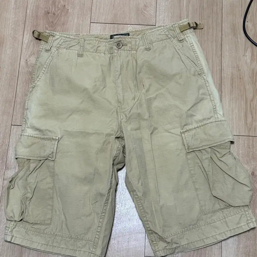 [BUNJANG] Stussy Gear Japan 90s Khaki Cargo Shorts Size 32 / 스투시 기어 재팬 90s 카키 카고 쇼츠 32