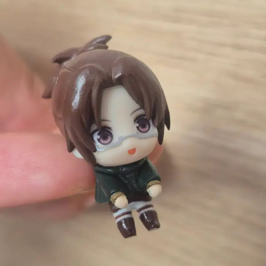 [BUNJANG] Attack on Titan Hange "Hanging" Gacha Figure / 진격의거인 한지 대롱 가챠