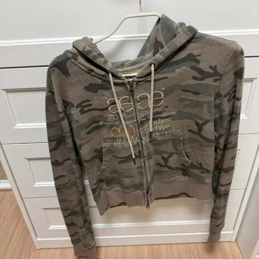 [BUNJANG] Aeae Cropped Hooded Zip-Up / aeae 크롭 후드집업