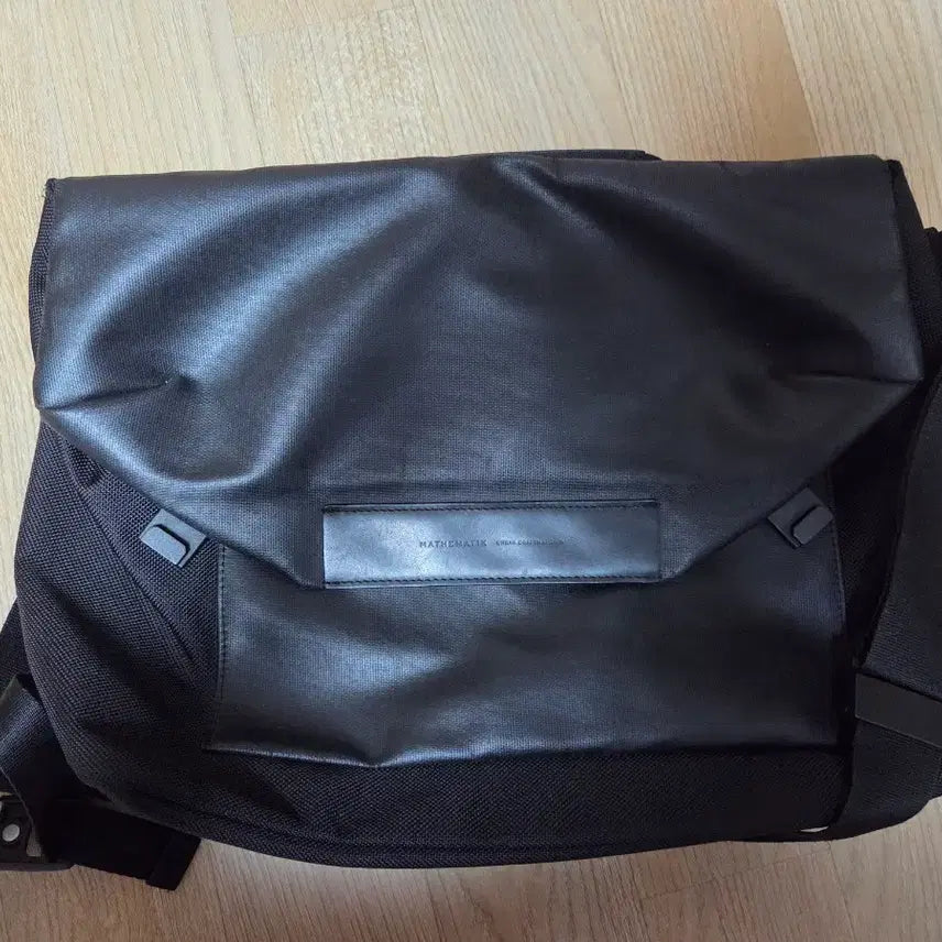 [BUNJANG] Hawk C1 Messenger Bag / 호크 C1 메신저백