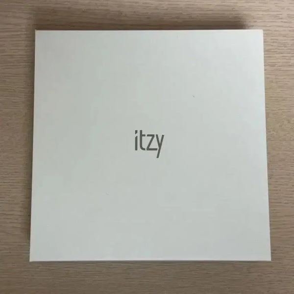 [BUNJANG] ITZY Light Ring Ver.1 Official Lightstick / ITZY 있지 응원봉 라이트링 1