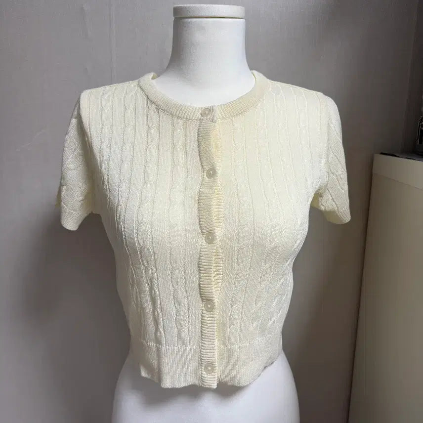 [BUNJANG] SPAO Ivory Short Sleeve Cropped Cardigan / (시착 새상품) 스파오 아이보리 반팔 크롭 가디건